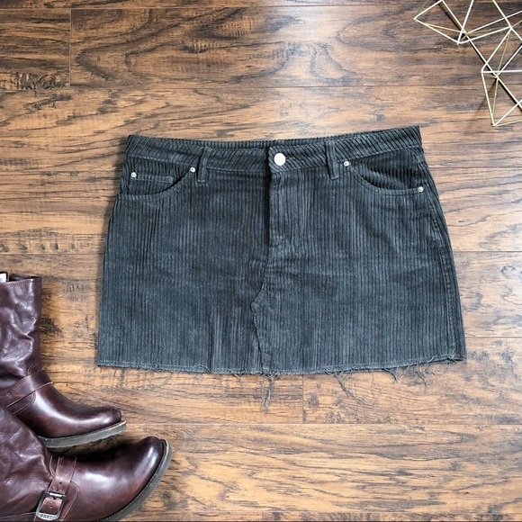 BDG • frayed hem corduroy mini skirt dark green raw hem Urban Outfitters Y2K - Picture 2 of 12